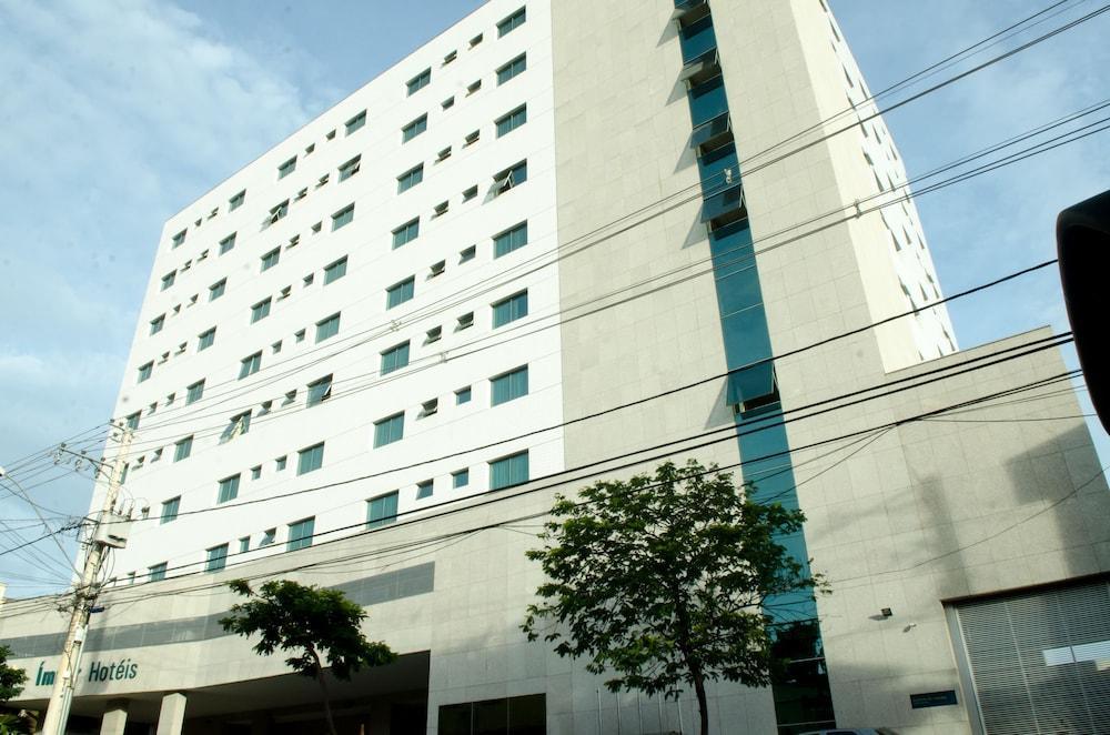 Impar Suites Expominas ベロ・オリゾンテ エクステリア 写真