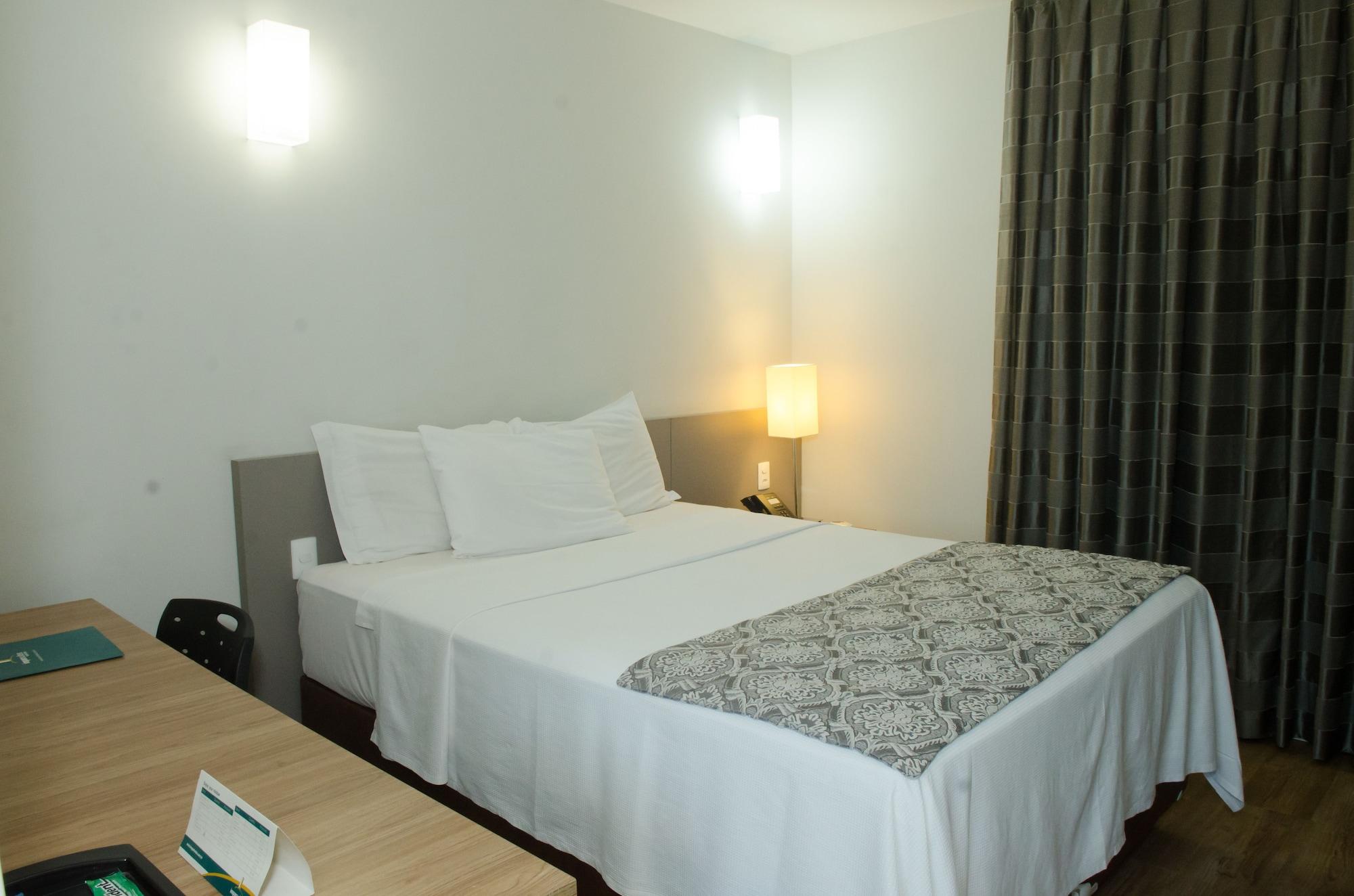Impar Suites Expominas ベロ・オリゾンテ エクステリア 写真