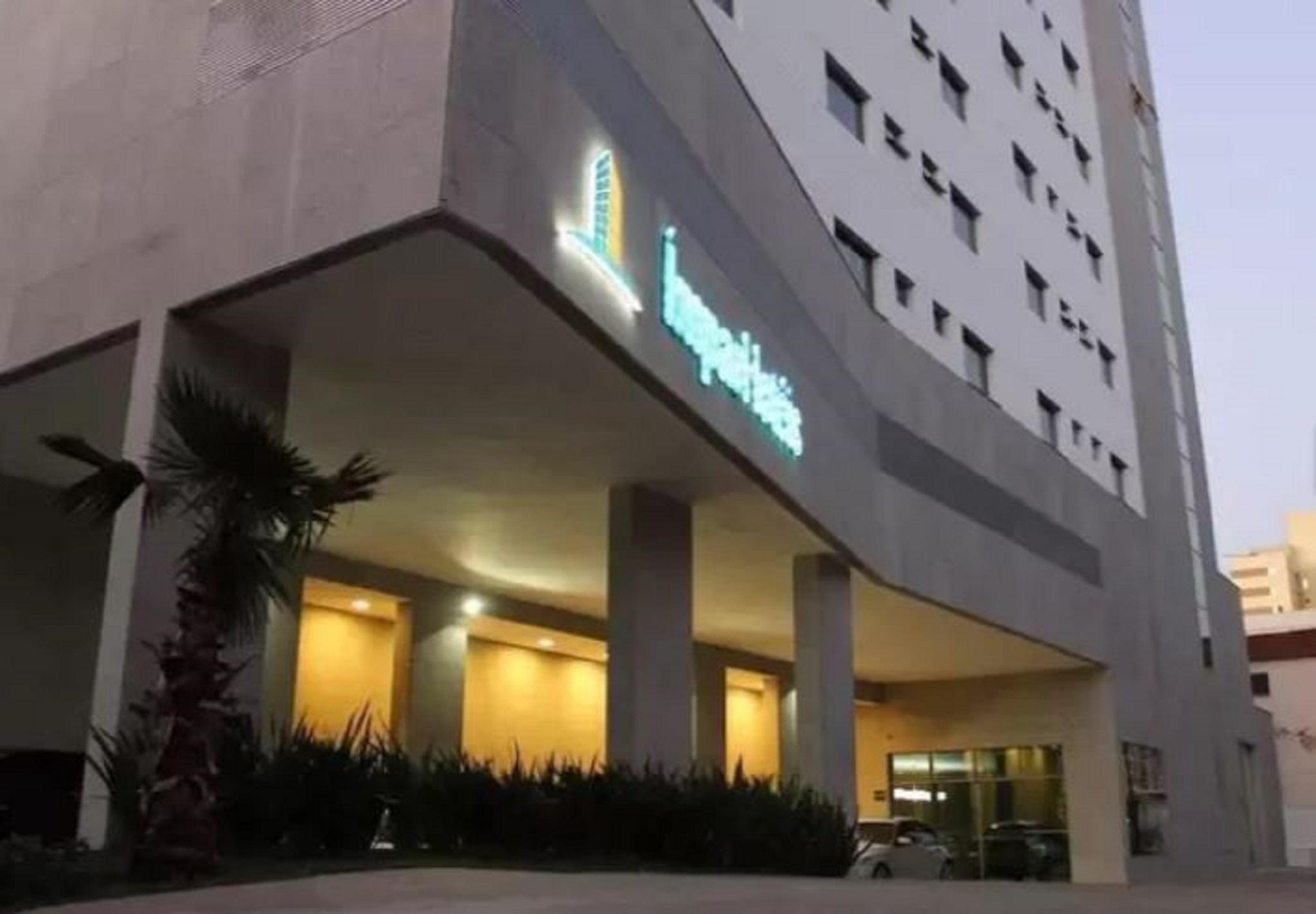 Impar Suites Expominas ベロ・オリゾンテ エクステリア 写真