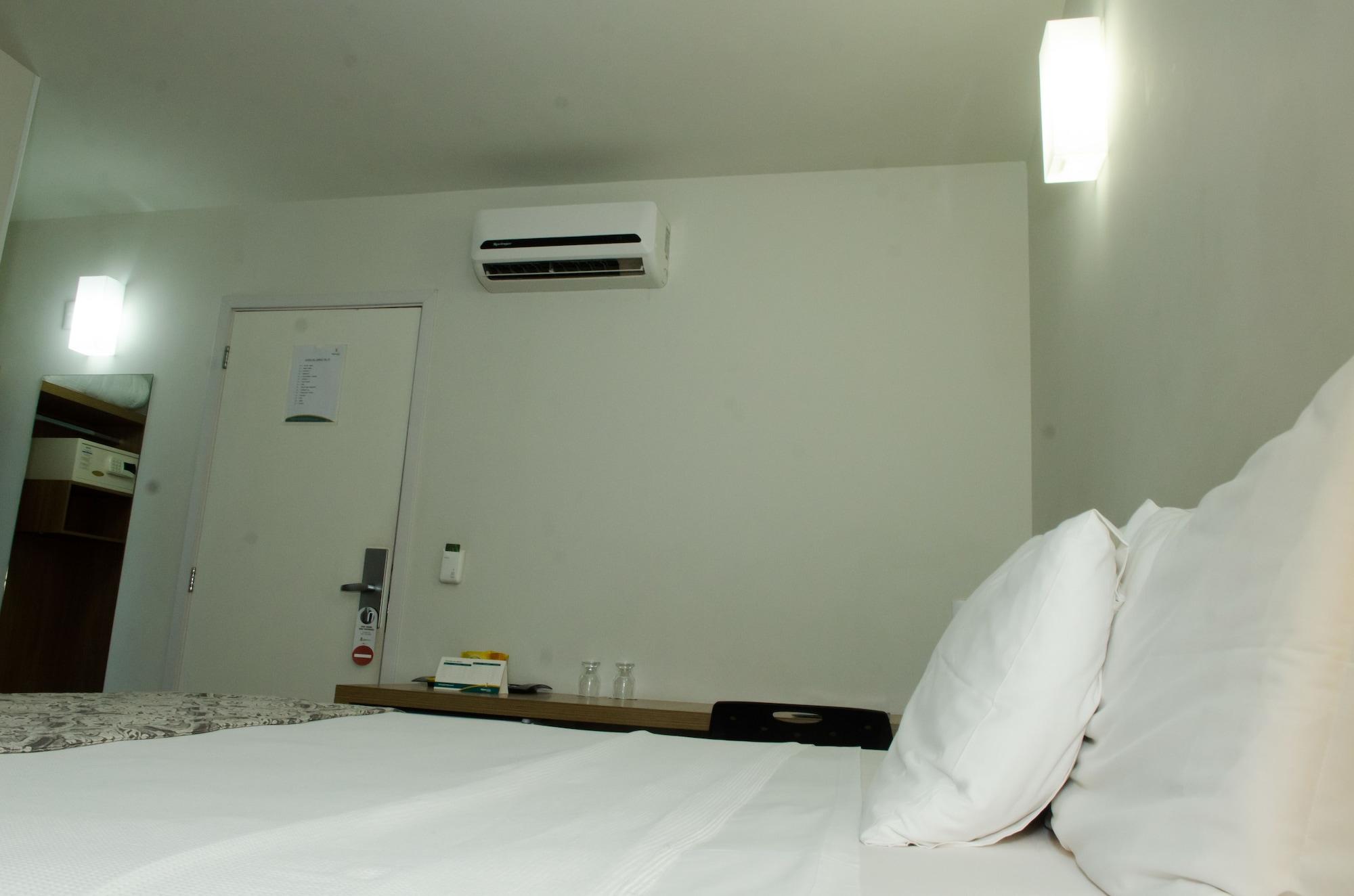 Impar Suites Expominas ベロ・オリゾンテ エクステリア 写真